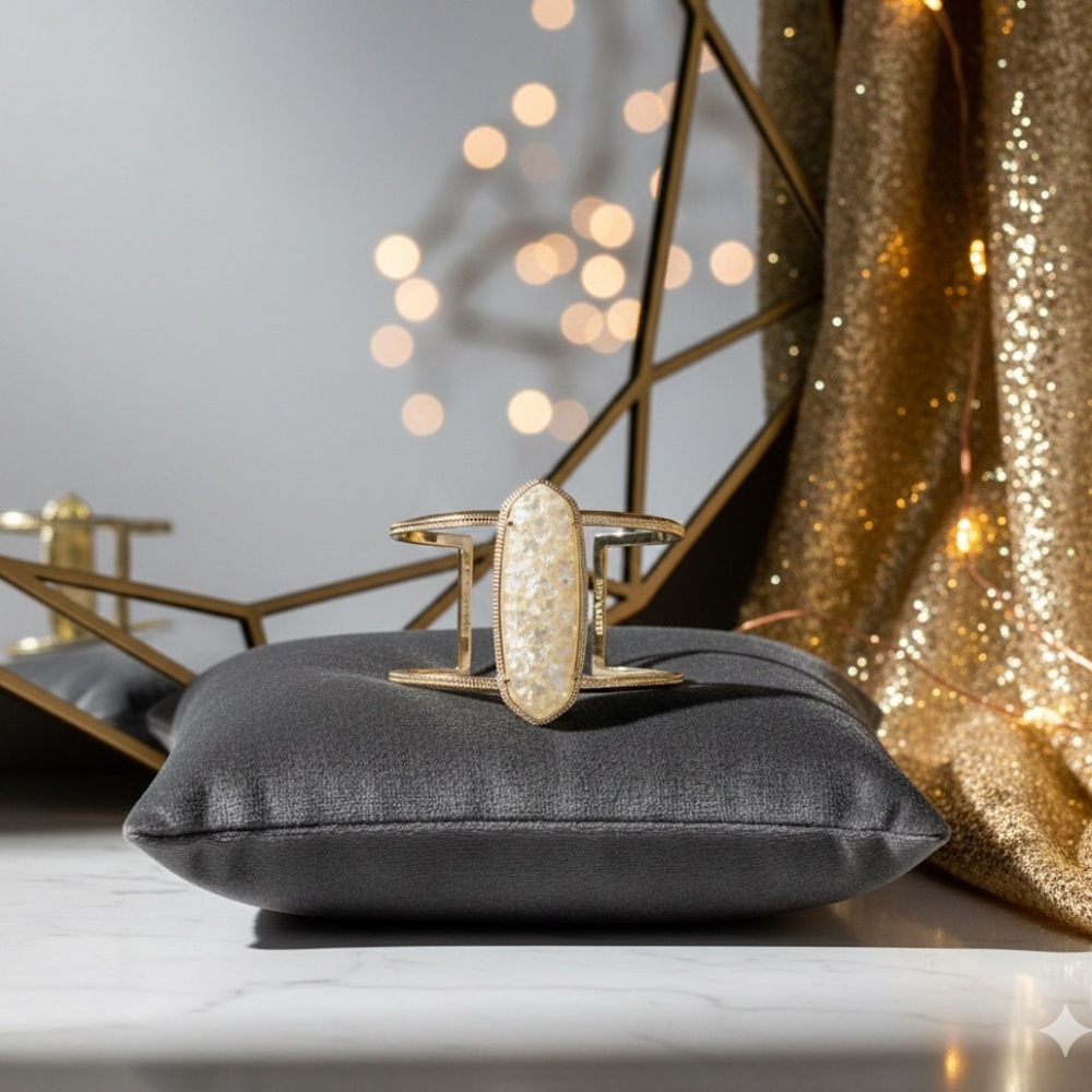 Kendra Scott Lawson Cuff - Gold Crushed Ivory Pearl